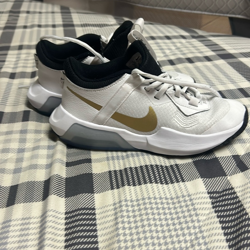Kids Nike zoom crossover basketball shoes, unisex